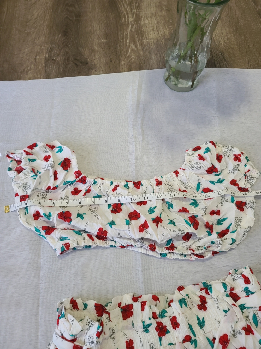 FAVLUX White Floral Ruffle Crop Top & Red Floral Shorts Set - Picture 5 of 6